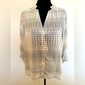 Banana Republic button top. Off white size Medium